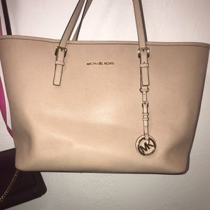 Michael Kors Jet Set Tote